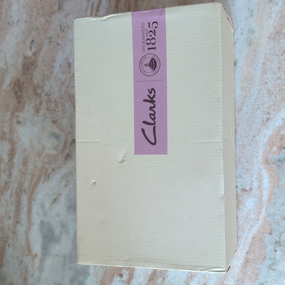 NIB Clarks Griffin Mia Black Patent Brogues Oxford Shoes US 7.5 - Picture 8 of 8